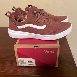 Never worn Vans Ultrarange Rapidweld